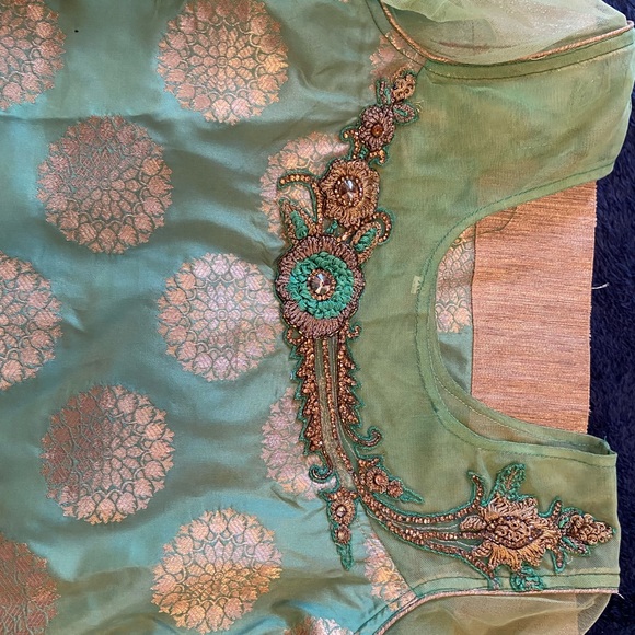 3 pice long shalwar with all over zari and stone work both sides - Picture 2 of 3